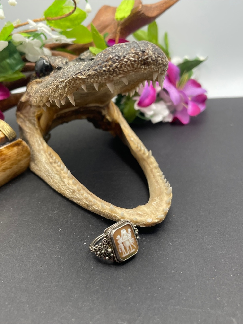 Three graces shell cameo ring size 3.25 925 vintage